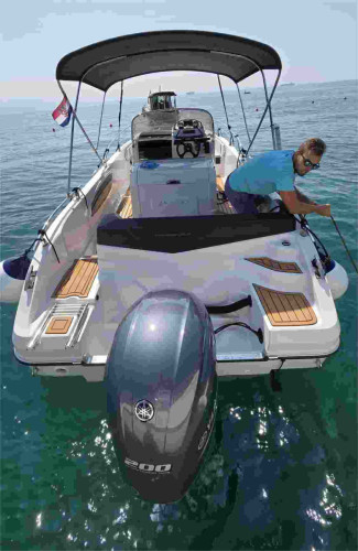 Ranieri Voyager 23S speedboat for rent in Opatija, ideal for day trips