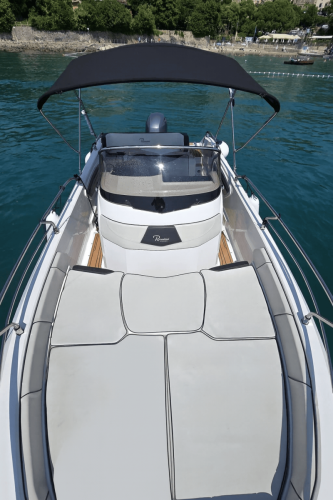 Ranieri Voyager 23S speedboat for rent in Opatija, ideal for day trips